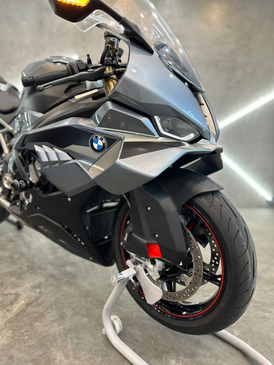 Frente da BMW S1000RR
